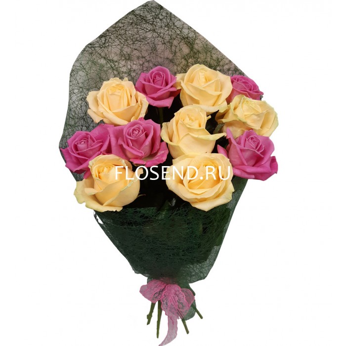 Букет «11 кремовых и розовых роз»